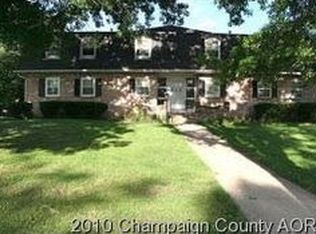 912 Crescent Dr #1, Champaign, IL 61821
