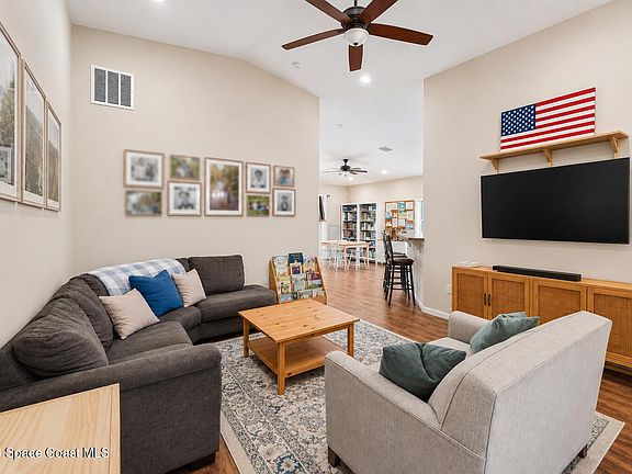 3rd image of 510 Fiddleleaf Cir
