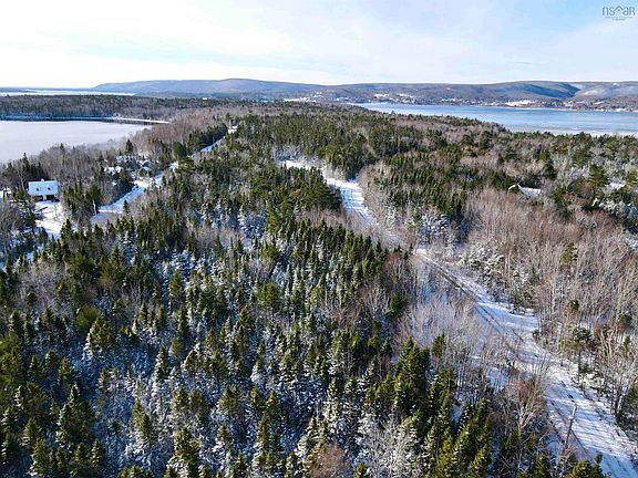 5th image of 15 Old Country Inlet Rd