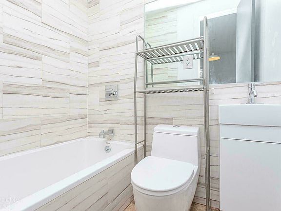 5th image of 138 Cornelia St #1A