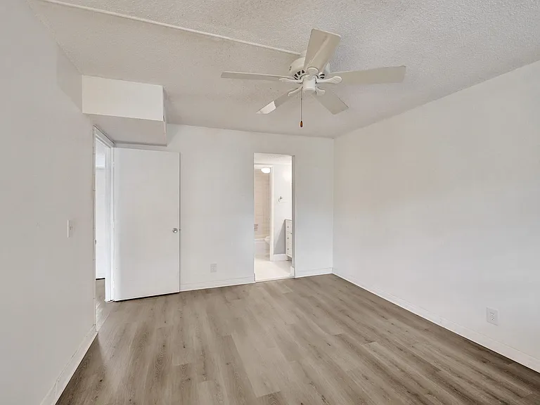 9470 Poinciana Pl #308 — Photo 39