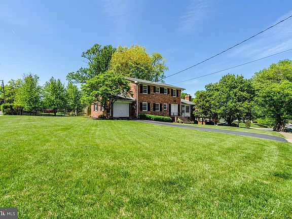 2nd image of 6413 Noble Dr