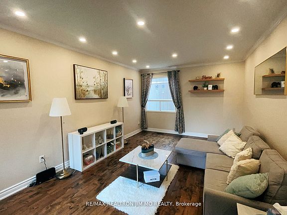 4th image of 60 Silverbirch Pl