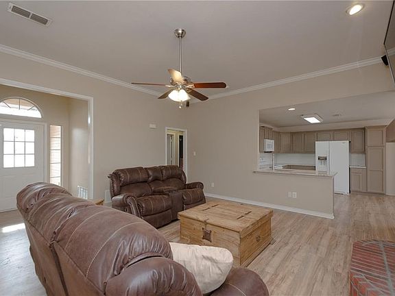 3rd image of 428 Madison Pl