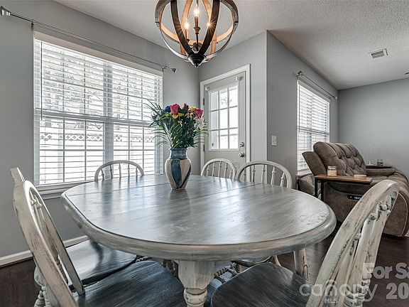 5th image of 1719 Hidden Creek Dr