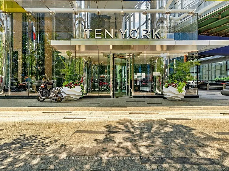 10 York St #2105 — Photo 41