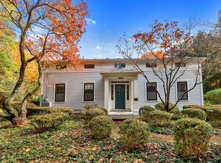 1141 Foxwood Ct, Bloomfield Hills, MI 48304