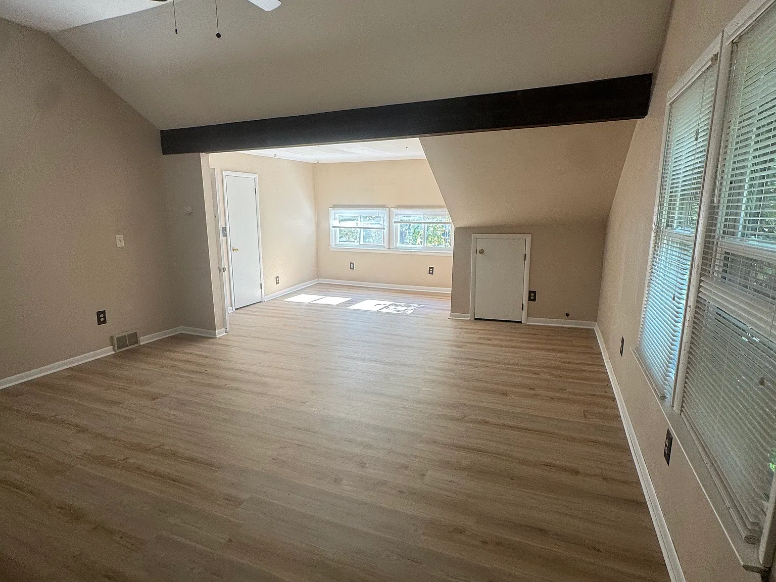 1 bed, 800 sqft, $1,150 — Photo 3