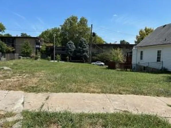 4515 Summit St, Kansas City, MO 64111