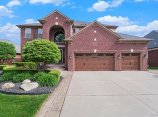 17635 Goldeneye Dr, Clinton Township, MI 48038