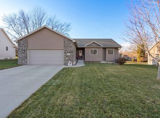 4107 Stewart Ln, Cedar Falls, IA 50613
