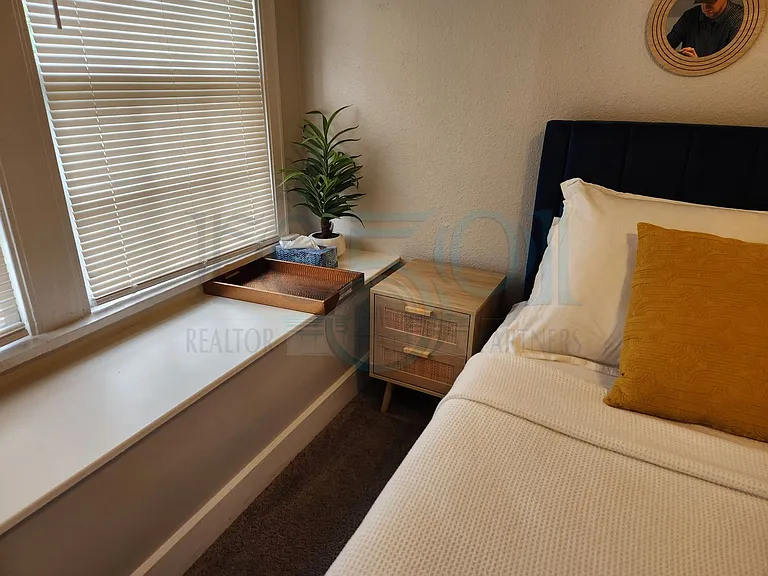 300 S Valentine St #1 — Photo 18