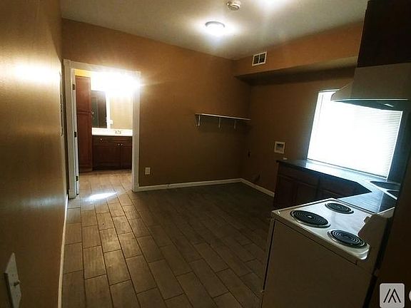 5th image of 2112 Family Ln #B