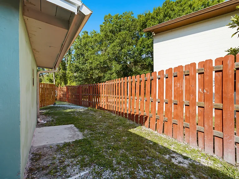 365 Blue Heron Rd — Photo 26