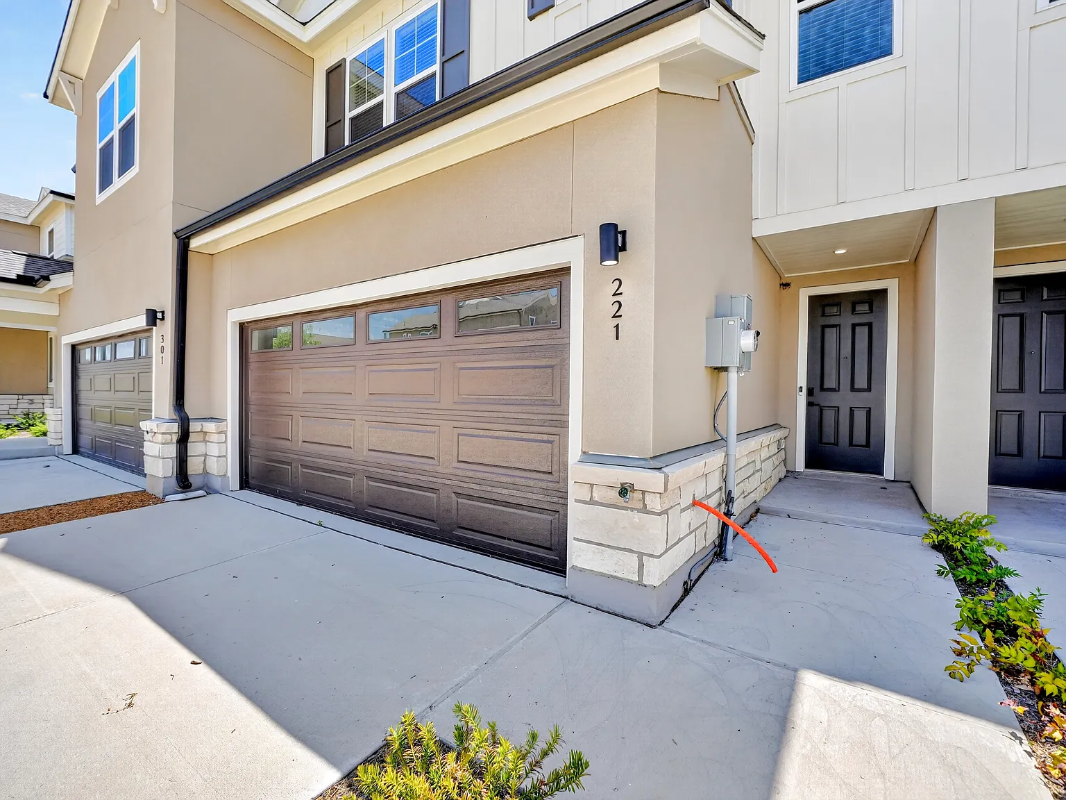 3 bed, 2.5 bath, 1865 sqft, $2,655 — Photo 2