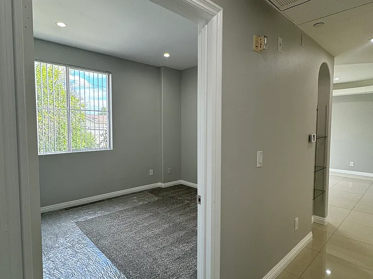 12222 Moorpark St #206 — Photo 24