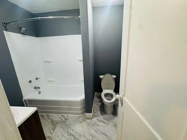 10004 Mt Auburn Ave — Photo 47