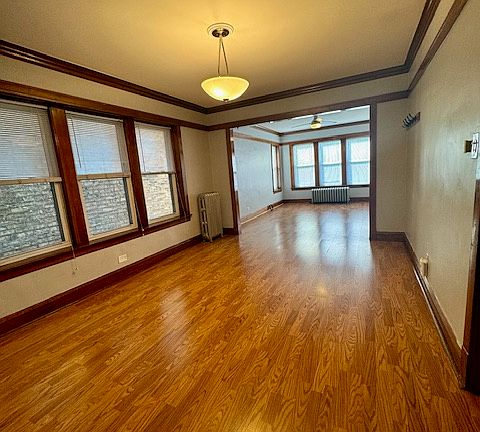 3rd image of 3841 N Sacramento Ave #1