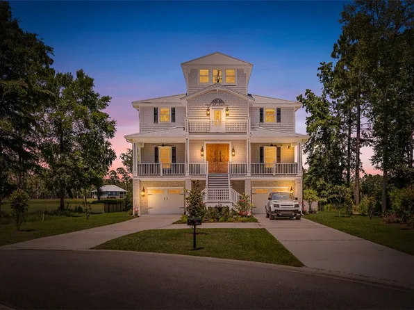 57 Eagle Crest Dr, Waverly, GA 31565