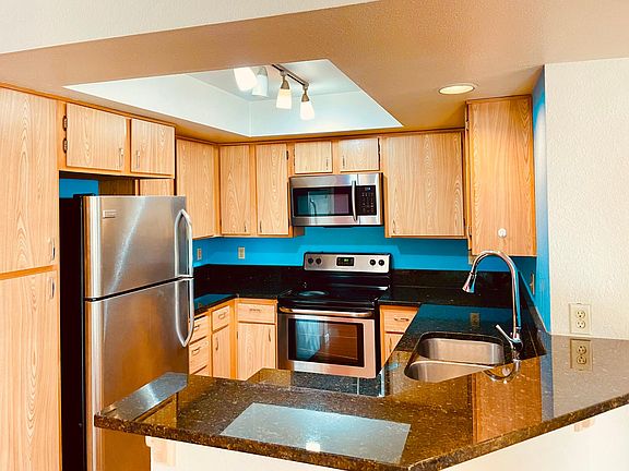 4th image of 1308 Bellevue Way NE APT 1