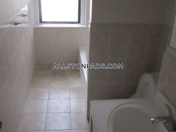 10128O5b399aded9061