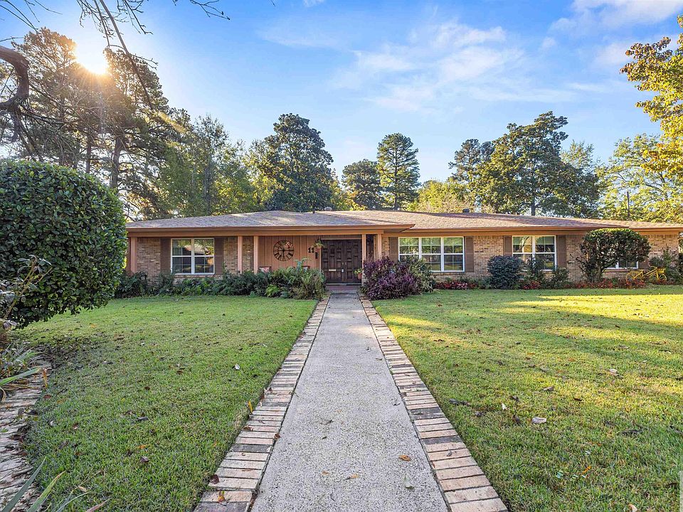 1st image of 11 Palm Dr