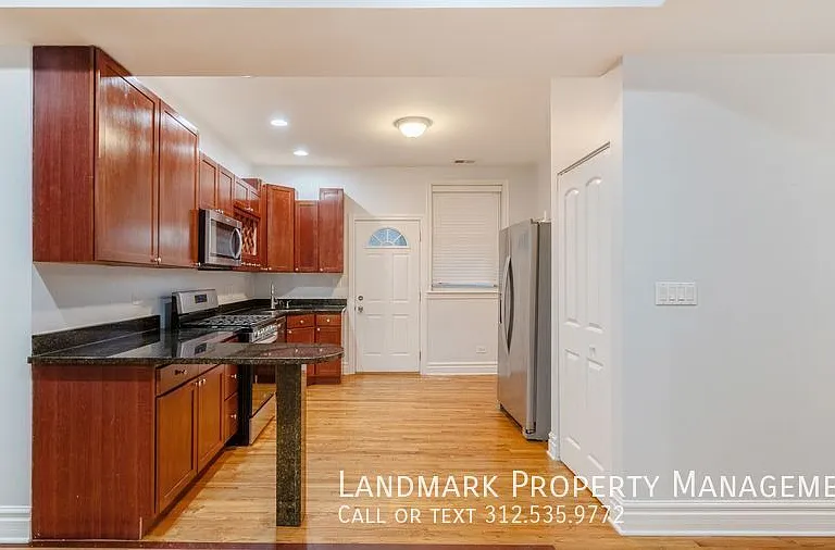 502 E 49th St #203 — Photo 4
