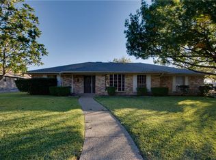 2700 N Surrey Dr, Carrollton, TX 75006