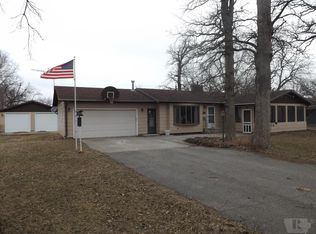 122 E Oakwood Dr, Conrad, IA 50621