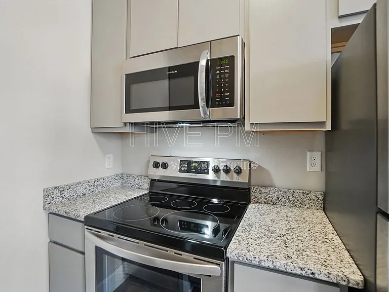 107 W Elder St #C — Photo 17