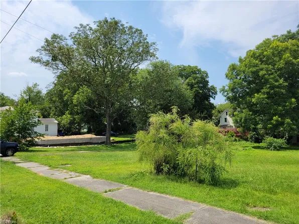 321 Pinner St, Suffolk, VA 23434