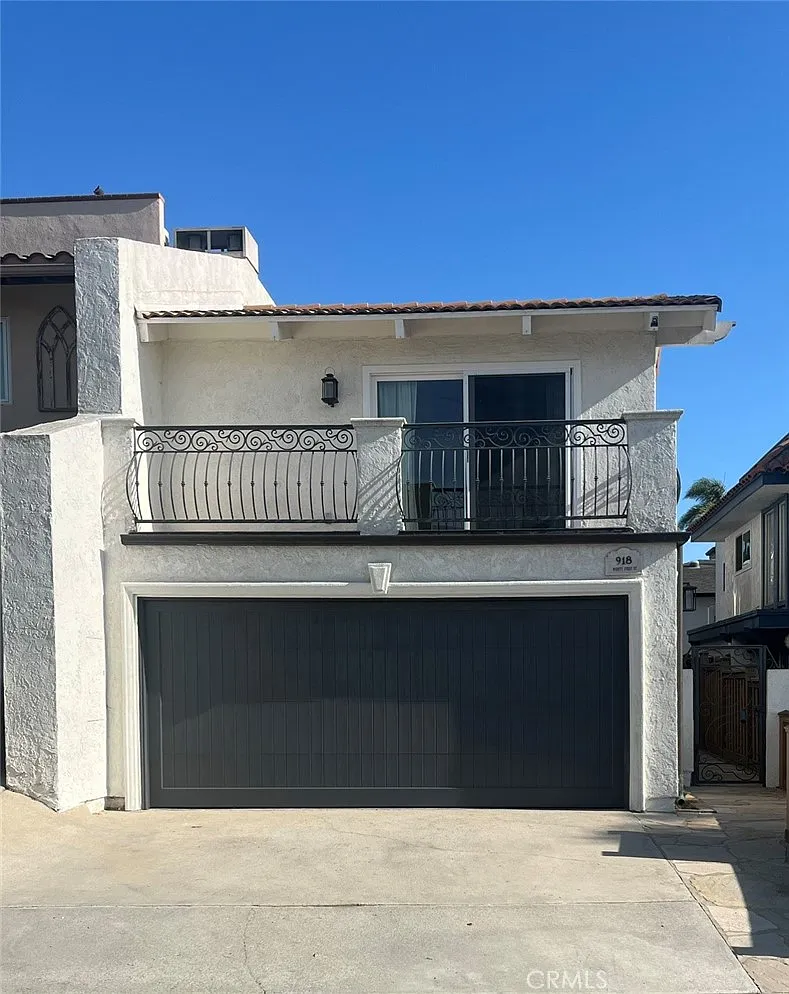3 bed, 2.5 bath, 1884 sqft, $7,775 — Photo 1