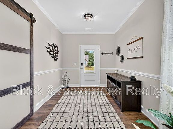 4th image of 236 Lily Oak Dr