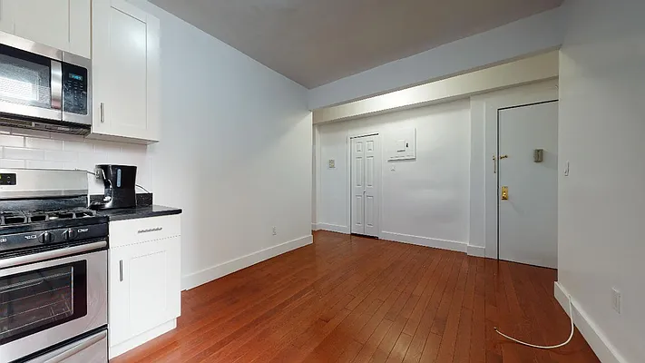 Rented by Bond New York | media 4