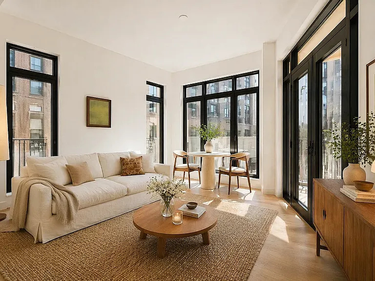 50 Commercial St #5-E — Photo 4