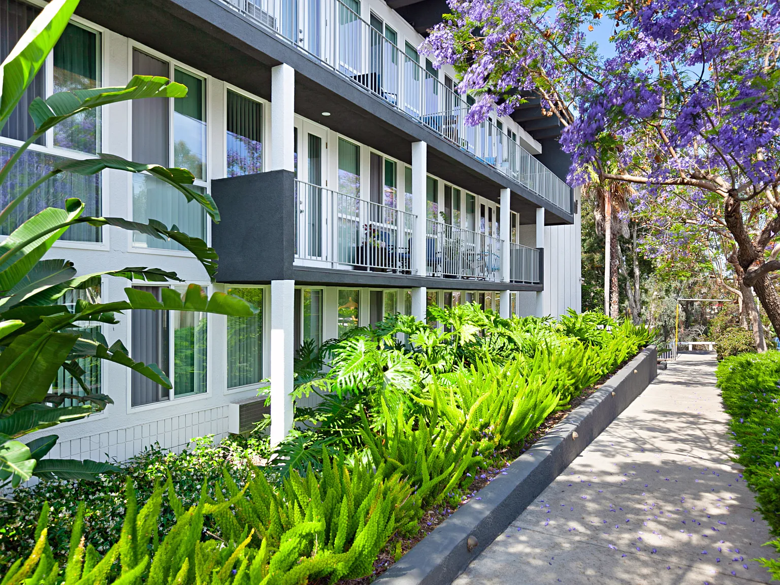 Park East Apartments — Photo 3