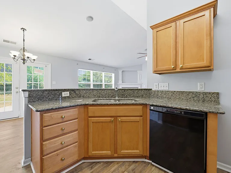 3440 Royal Highland Dr — Photo 17
