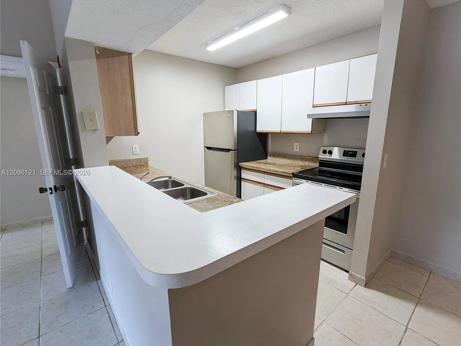 Windward Lakes Condo — Photo 2