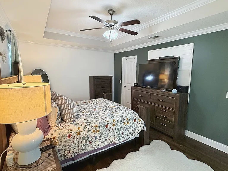 615 Amhearst Row — Photo 18