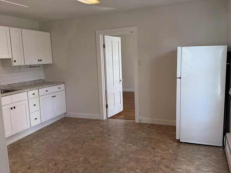 13 Magnolia Ave #1R — Photo 3