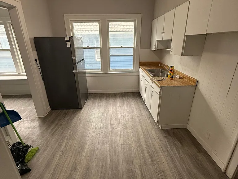 11917 Parkhill Ave #2 — Photo 5