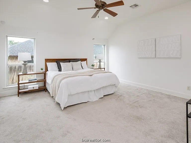 1203 Beacon Ct — Photo 10
