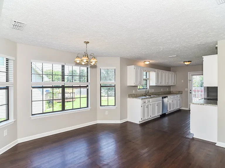312 Pine Ridge Ln — Photo 7