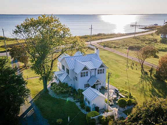 2nd image of 16530 Piney Point Rd