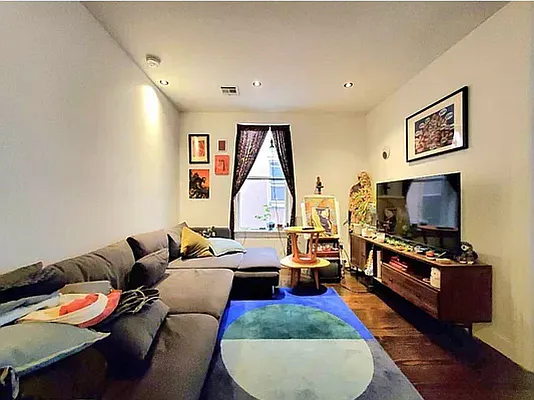 Rented by Doorway NYC, LLC | media 1