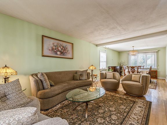 4th image of 81-44 258th St