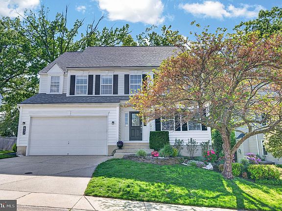 3rd image of 452 Larkspur Ln