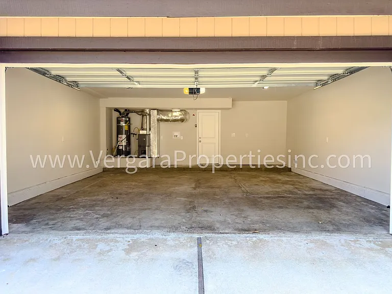 1136 Gian Dr — Photo 33