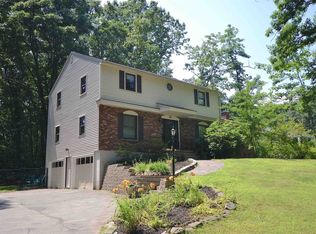 13 Woodhenge Cir, Londonderry, NH 03053