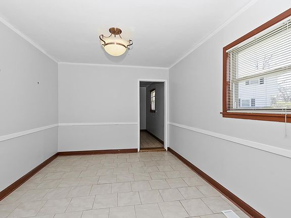 5th image of 206 Nashua St